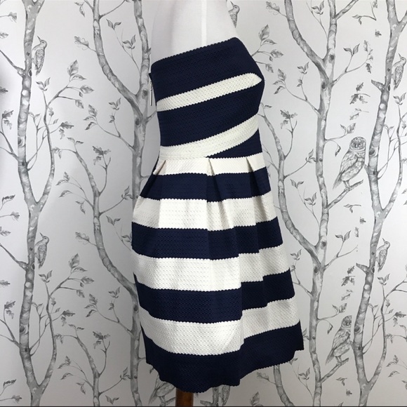 BCBG MAXAZRIA Alythea Striped Strapless Sweetheart Dress - Picture 3 of 10